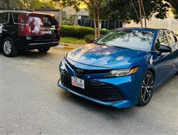 تۆیۆتا کامری